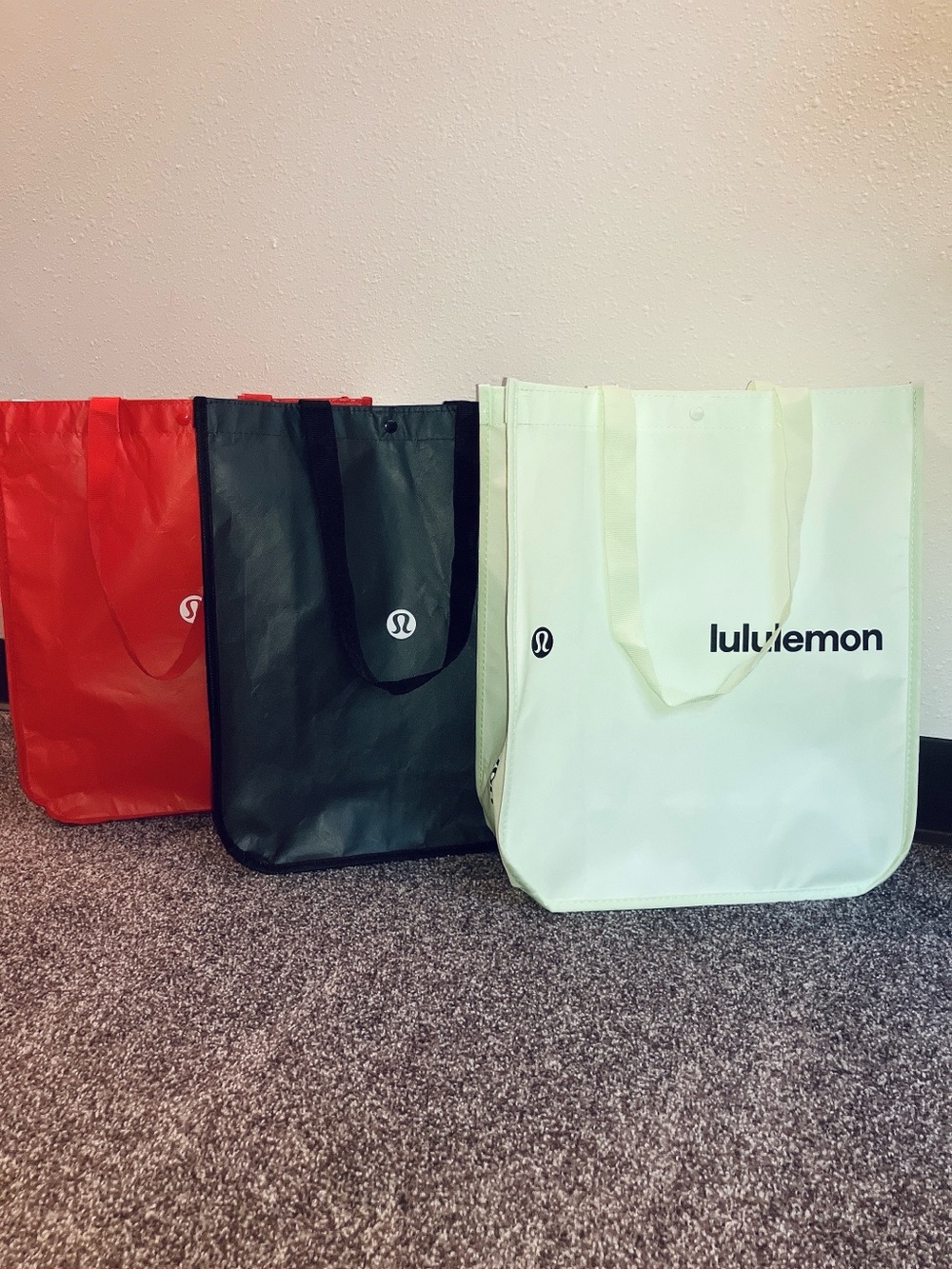 •SOLD•3 Large LuLulemon Shopping Tote Bags EXCELLENT CONDITION•SOLD• - Picture 3 of 15